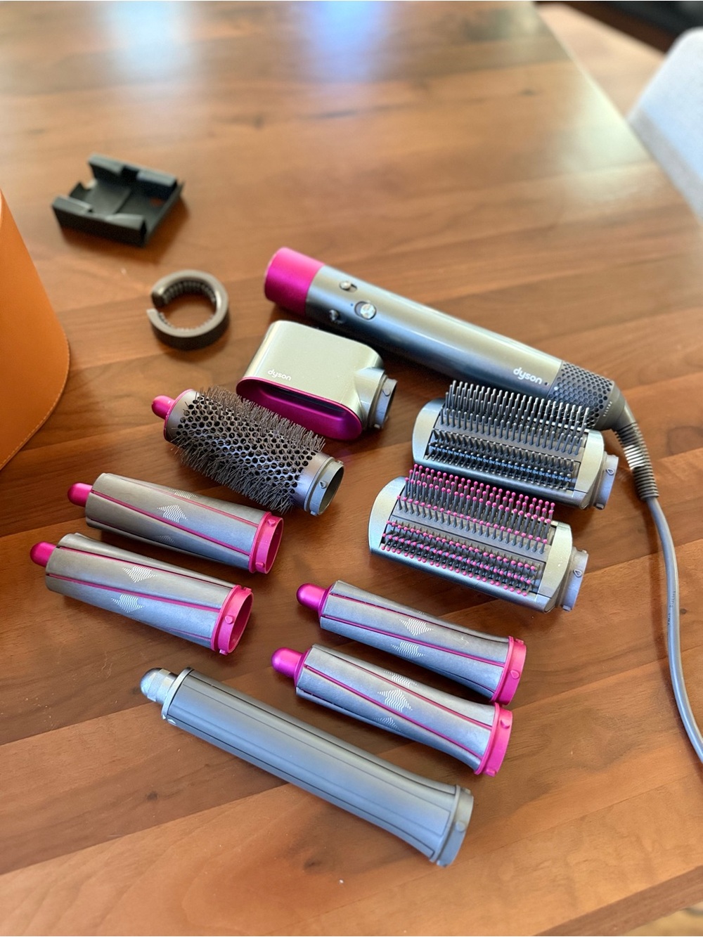 Dyson Airwrap - Complete Multi Styler Nickel & Fuschia with Leather Case - Picture 3 of 14